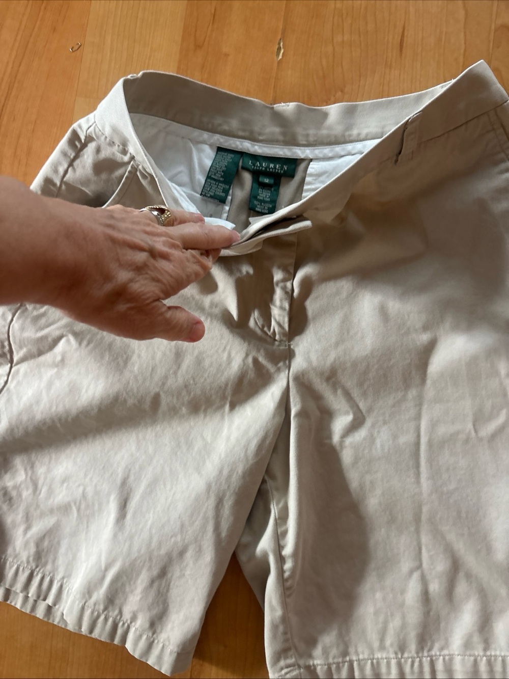 Ralph Lauren Pleated Chino Shorts Womens 12 Khaki Tan Vintage Preppy *Read